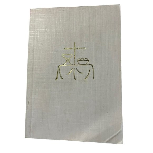 Vintage Blessed Trinity Catholic Missal 1973 Pocket Size Illustrated - Picture 1 of 9